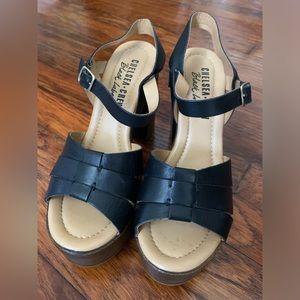 Chelsea crew black label/ModCloth platform sandals sz 7